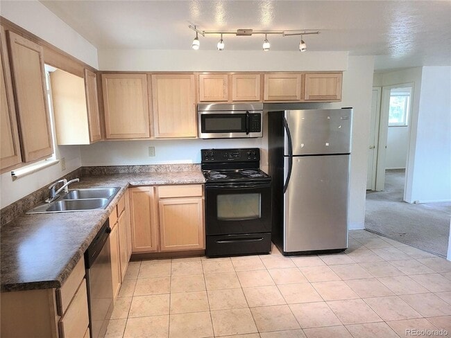 Photo - 4677 Hoyt St Apartment