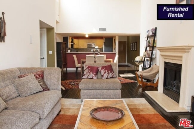 Building Photo - 1319 N Detroit St