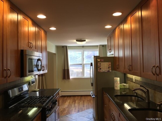 Building Photo - 81 Kearsing Pkwy