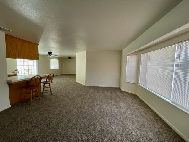 Foto del edificio - 28953 Yosemite Springs Pkwy