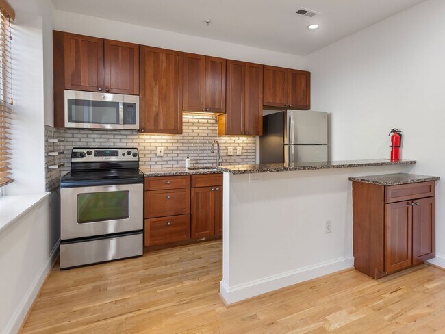 Foto del edificio - Charming 2BR/2BA Condo Near U Street with ...