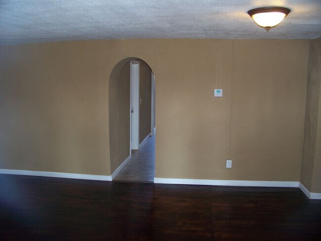 Foto del edificio - 1 bedroom, 1 bath home near Evangel Univer...