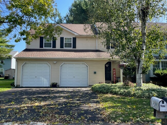 Foto del edificio - 1684 Bluebird Dr