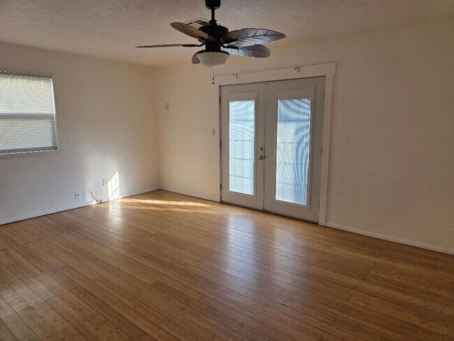 Foto del edificio - 7612 NW 30th St