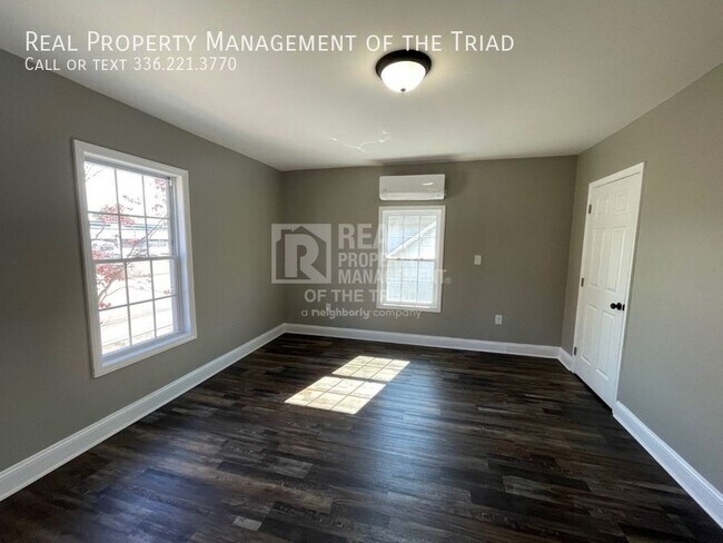 Building Photo - HALF OFF First Month's Rent! Amazing fully...