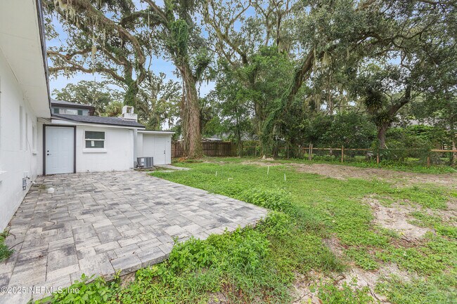 Building Photo - 7059 Tynan Ave