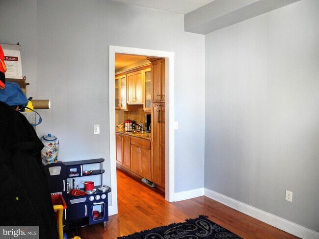 Foto del edificio - 535 E Thompson St