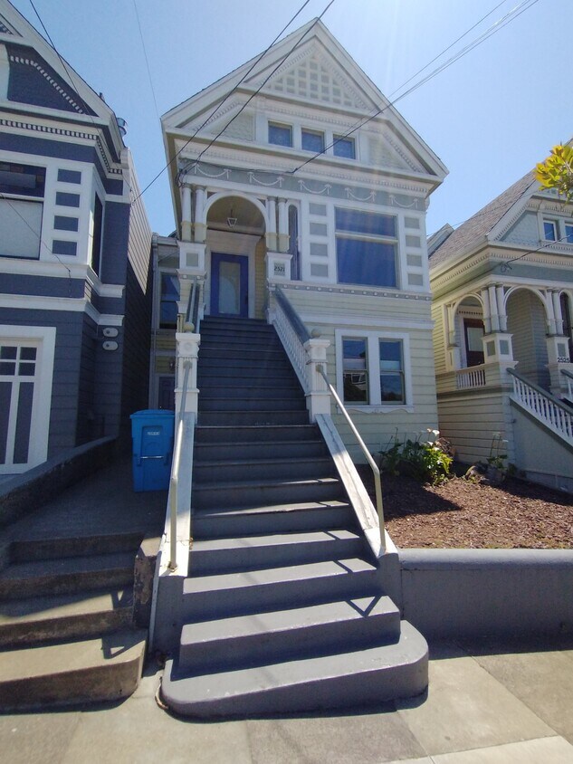 Front - 2521 19th St