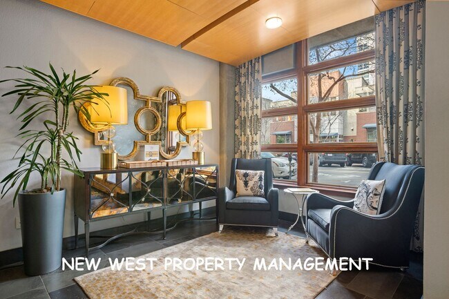 Foto del edificio - Expansive East Village 2-Bedroom at Parklo...