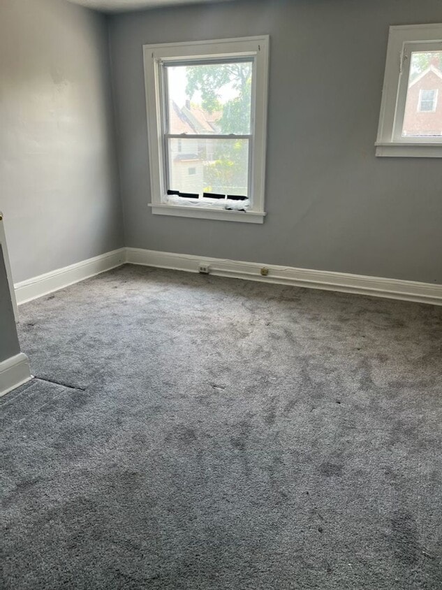 Building Photo - East Cleveland Single