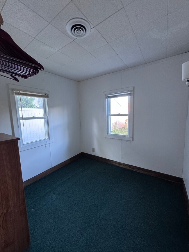 Building Photo - 5883 Lake Ln Dr