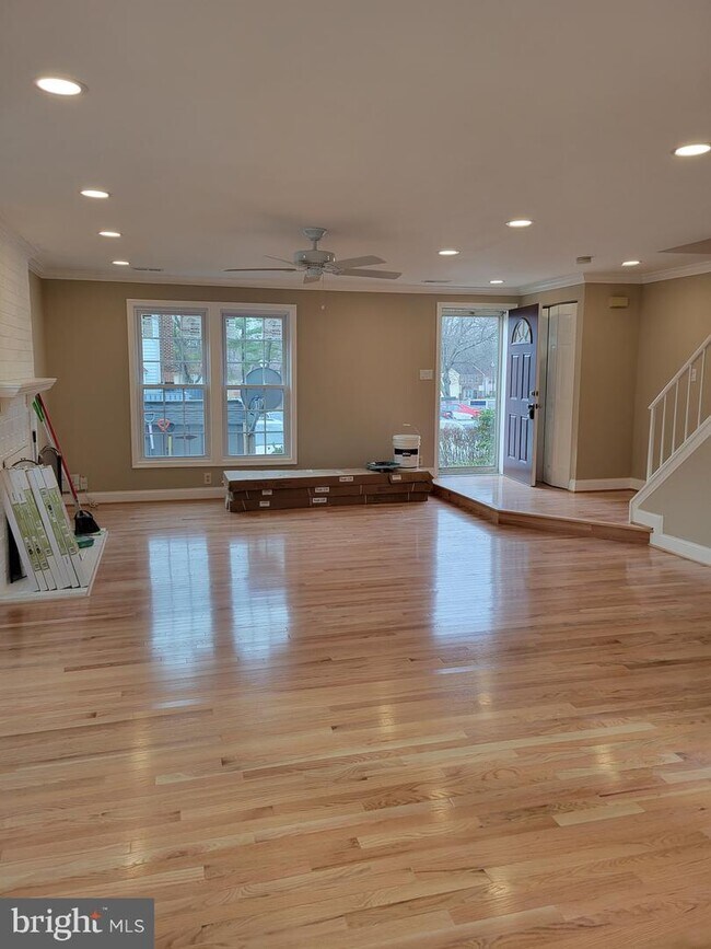 Building Photo - 3040 Piano Ln