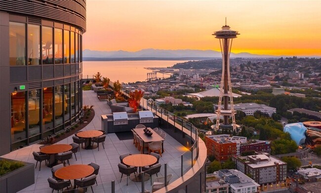 Foto del edificio - Modern Spire Condo with Space Needle Views in Belltown