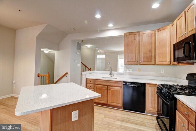 Building Photo - 9394 Penrose St