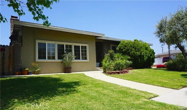 Foto del edificio - 14609 Figueras Rd