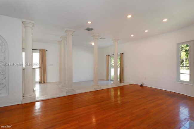 Building Photo - 2 br, 2 bath House - 1409 Medina Ave
