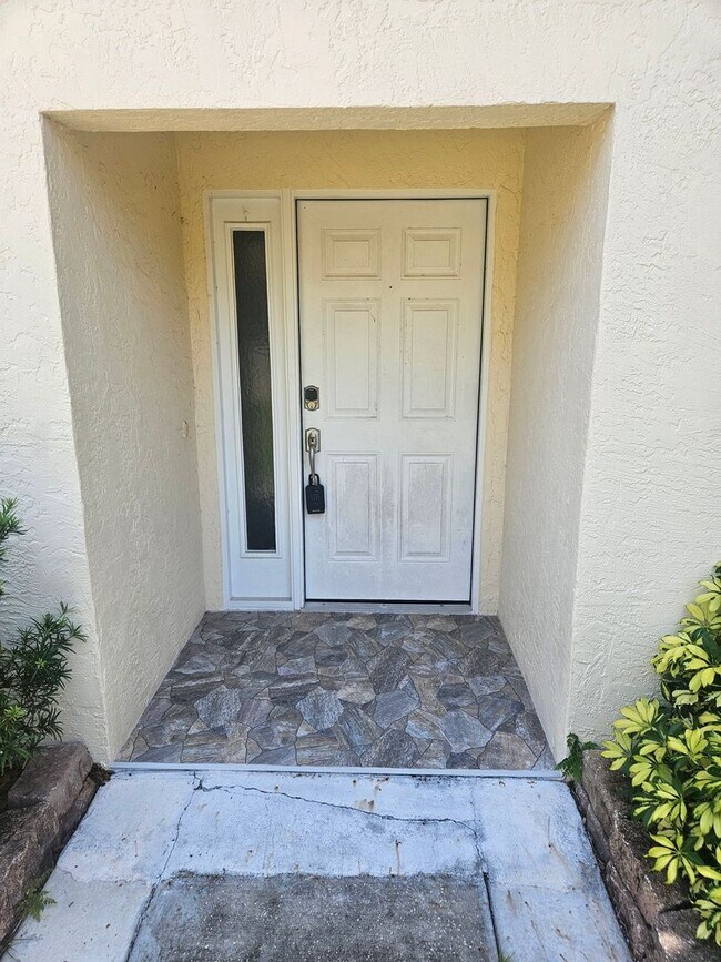 Building Photo - Stylish Palm Harbor Home in Bentley Park –...