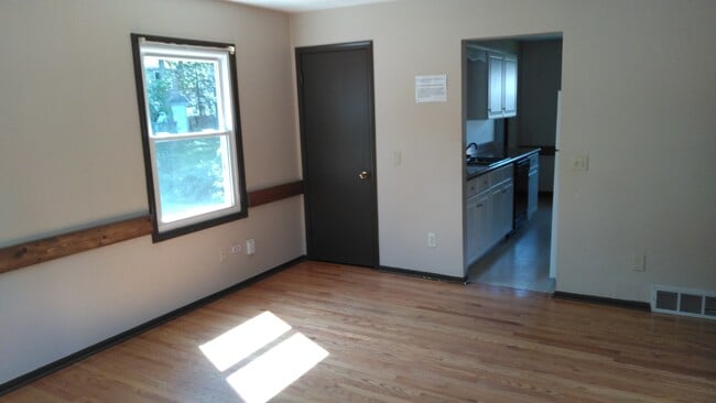 Building Photo - 1226 Frye Ave
