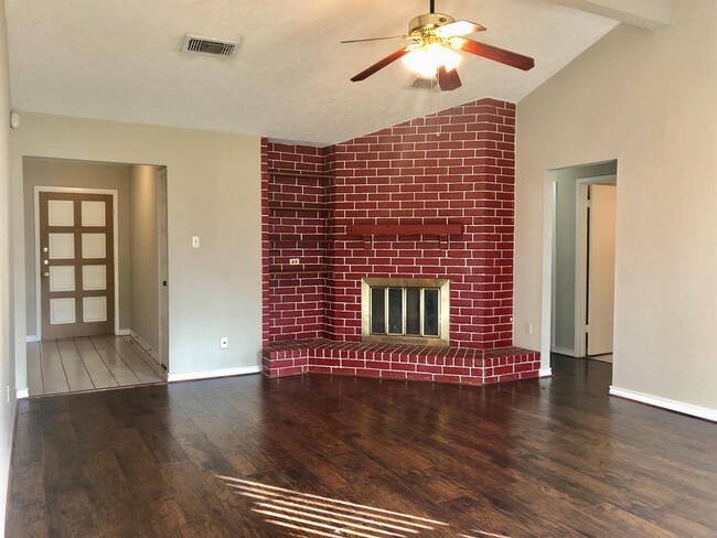Building Photo - 10402 Permian Dr