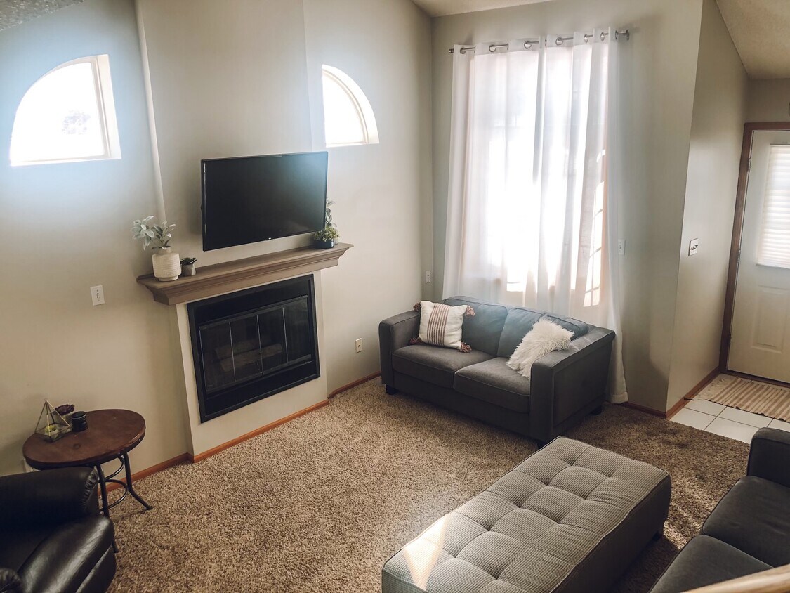 livingroom - 4500 104th St