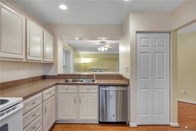 Building Photo - 10016 Bellona Ct