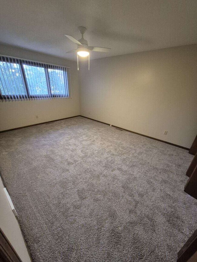 Foto del edificio - 4906 Russell St