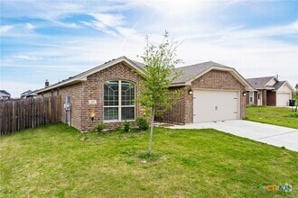 Building Photo - 907 Mclaury Cove