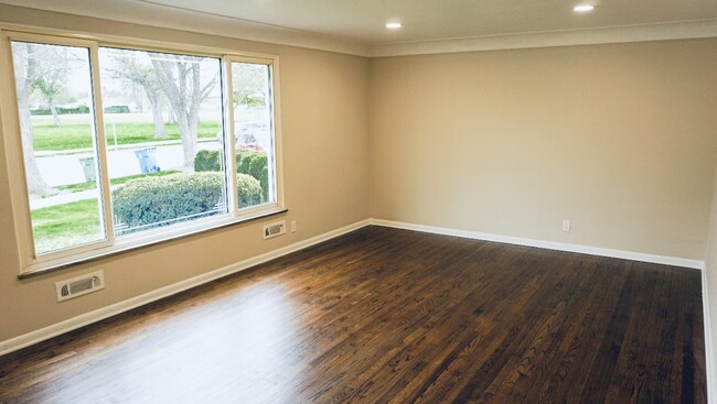 Foto del edificio - 9606 Independence Blvd