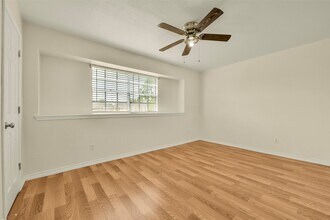 Building Photo - 7214 Plover Cir