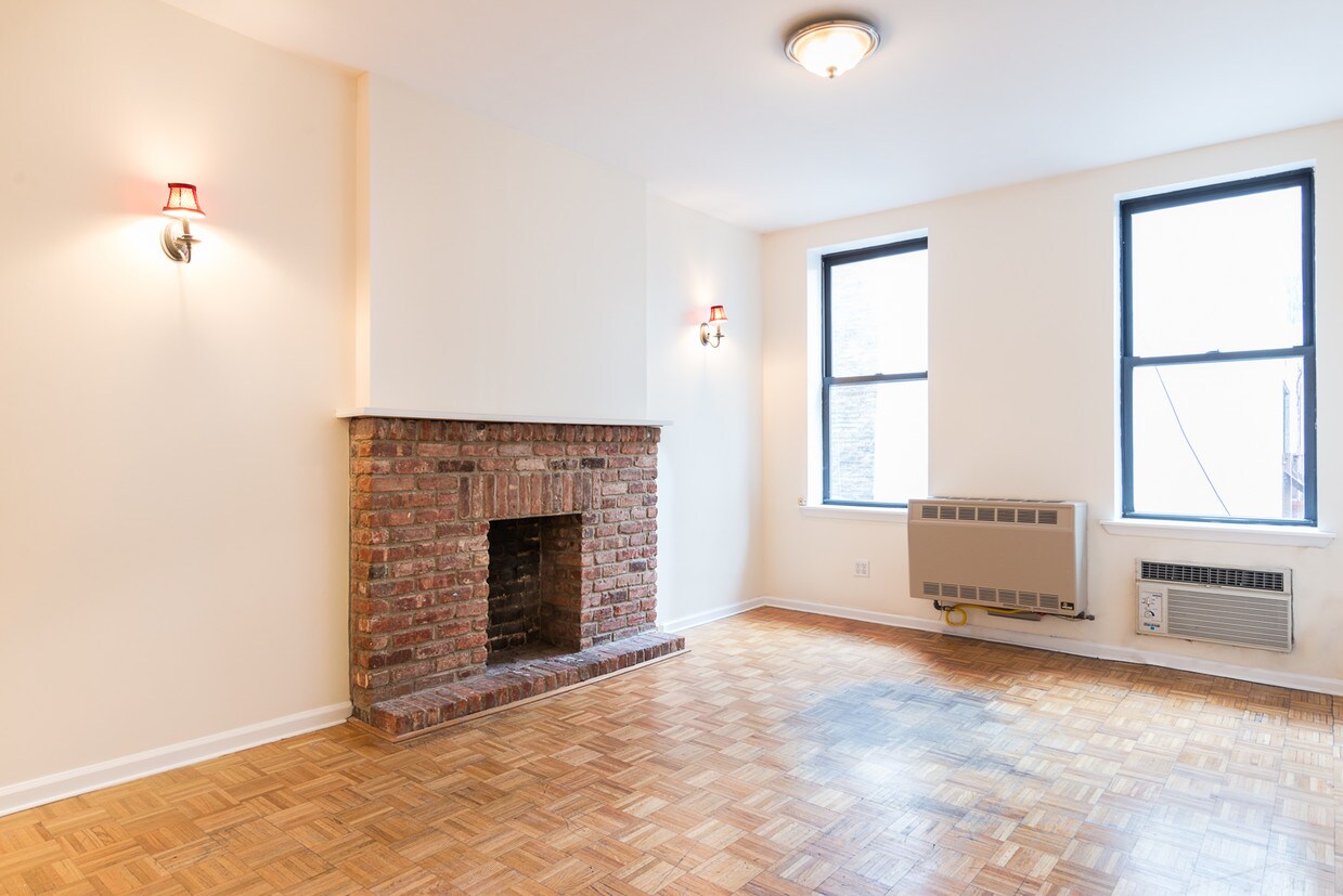 Building Photo - 1303 3rd Ave
