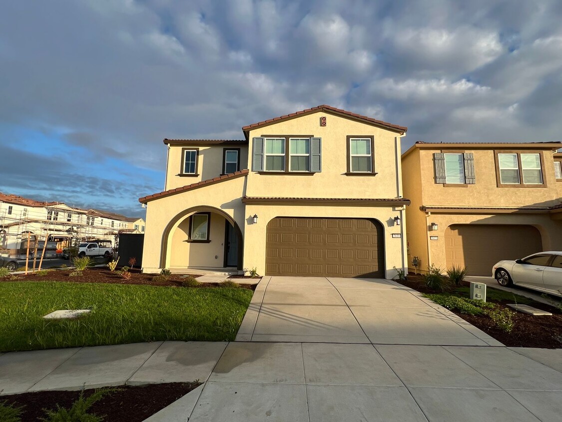 Foto principal - Gorgeous Brand New Sacramento Floorplan!