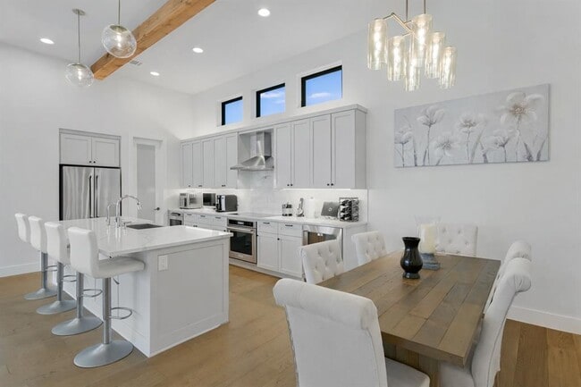 Building Photo - 13322 Galleria Cir