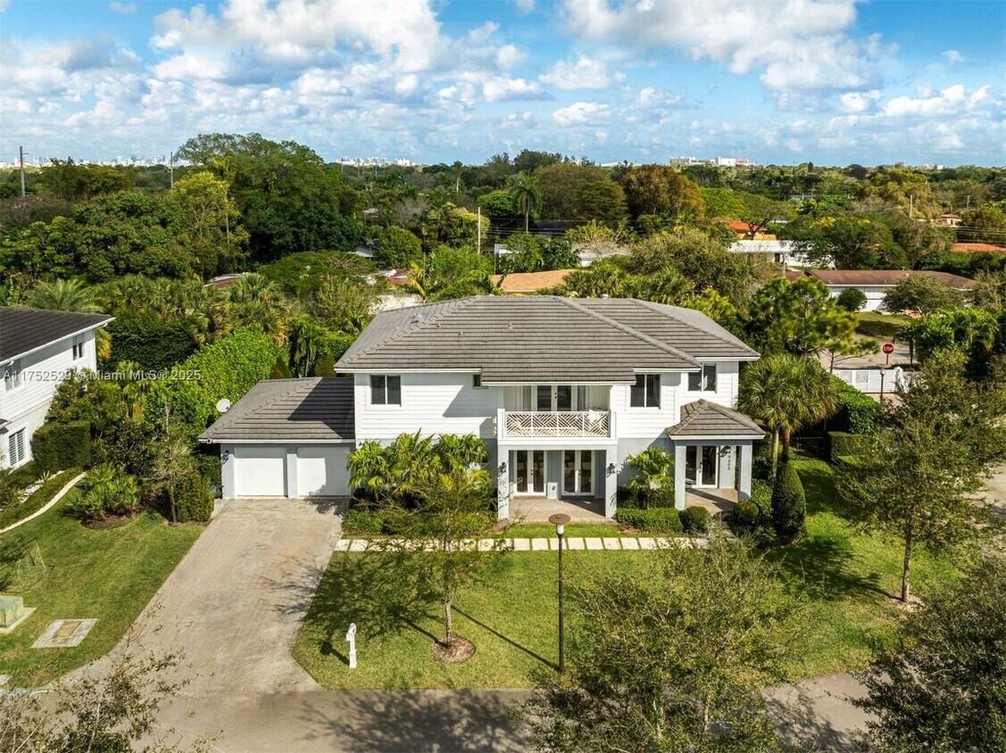 Foto principal - 5605 SW 65th Ct