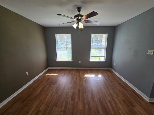 Building Photo - 15200 Fern Hollow Ct