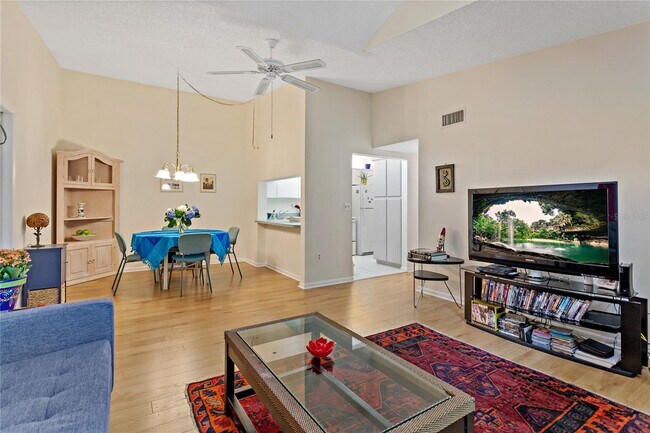 Foto del edificio - 3161 Lake Pine Way S