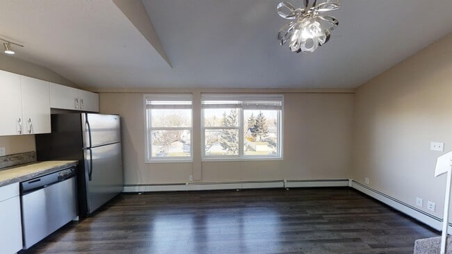 Building Photo - 7201-7201 Poplar Dr