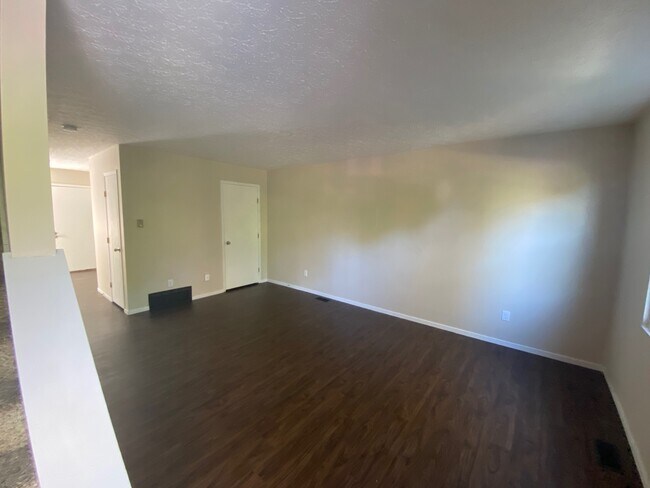 Building Photo - 4837 Jeannette Rd