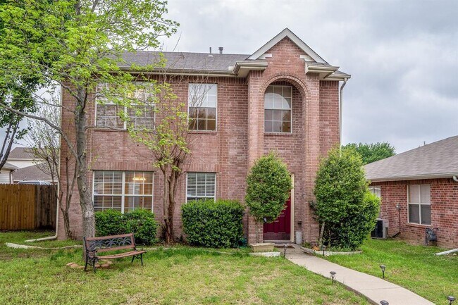 Building Photo - 1410 Ross Dr