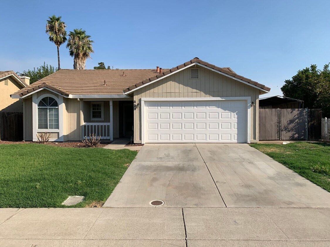 Foto principal - Beautiful Single Story Lathrop Home