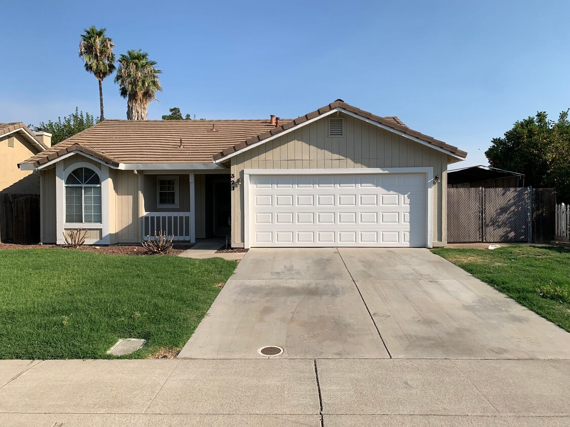 Primary Photo - Beautiful Single Story Lathrop Home