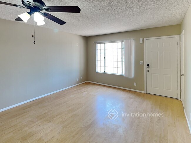 Building Photo - 54 E Juniper St