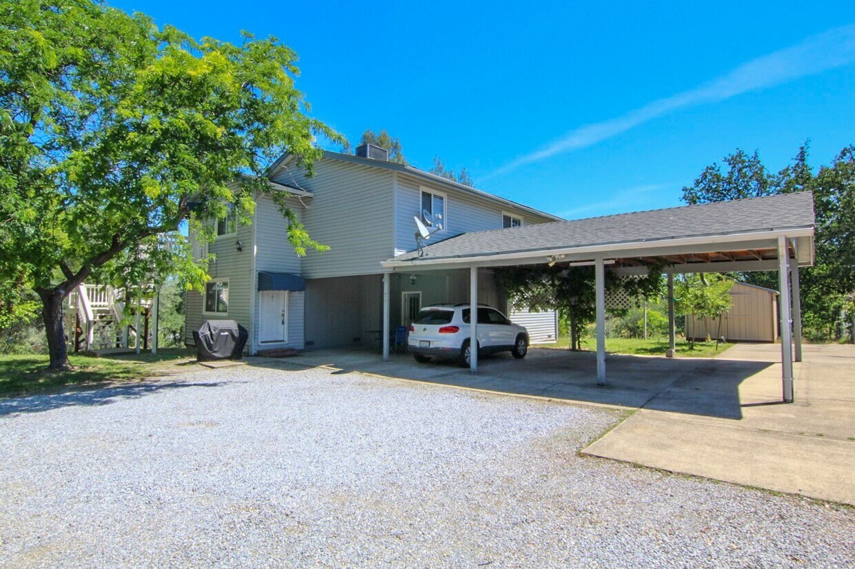 477 Wright Dr Unit B, Redding, CA 96003 Apartments in Redding, CA