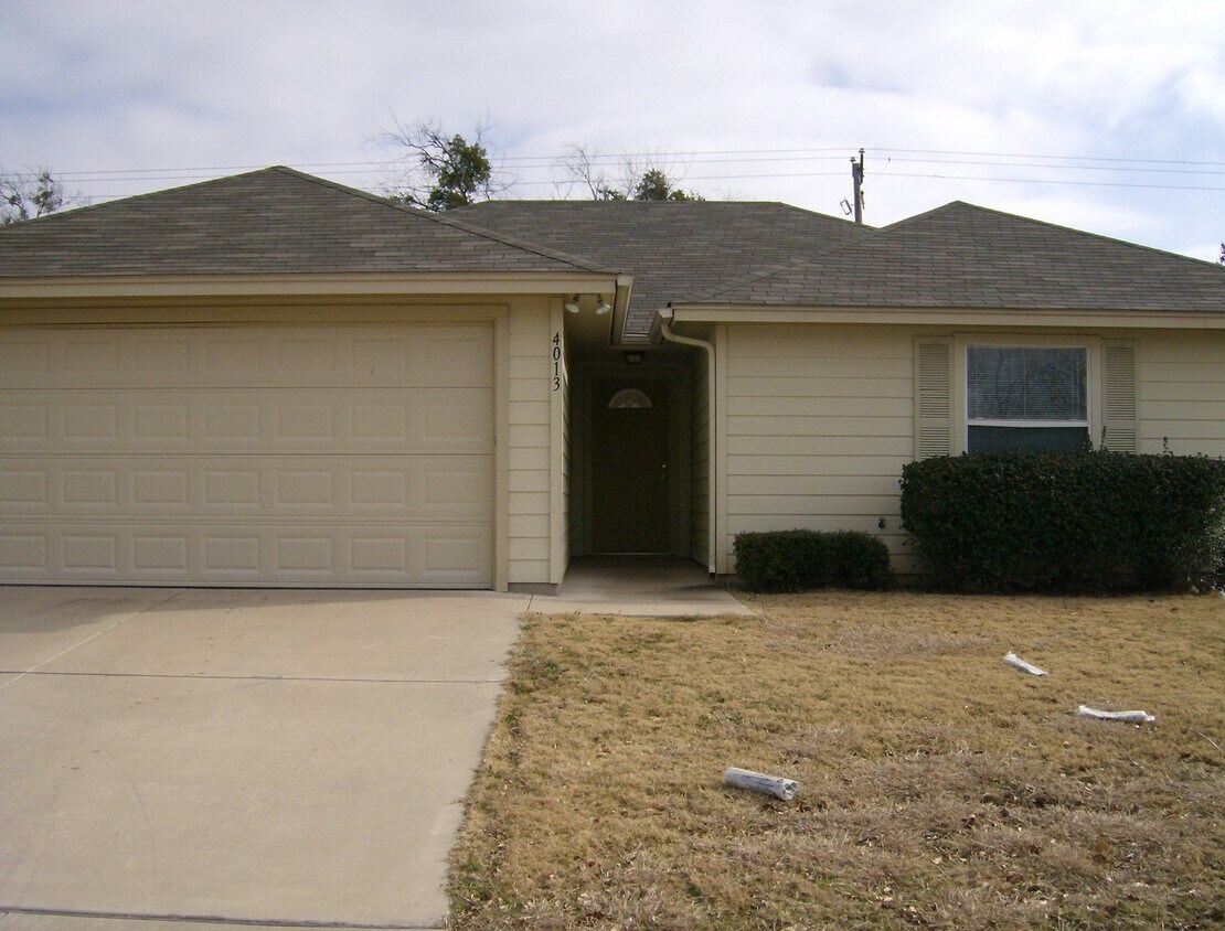 Ck out this 3 bed 2 bath 2 car Garage Home... House Rental in Aledo
