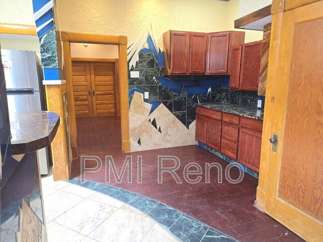 Foto del edificio - 334 Moran St