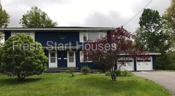 Primary Photo - 109 Josephine St