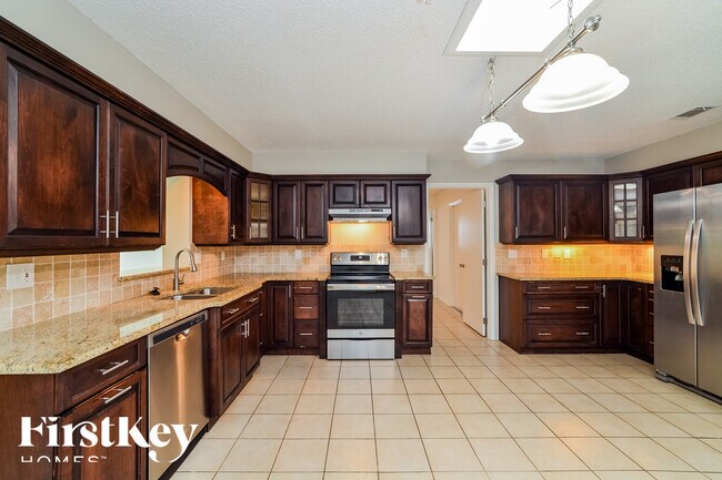 Building Photo - 1257 Poinsettia Dr