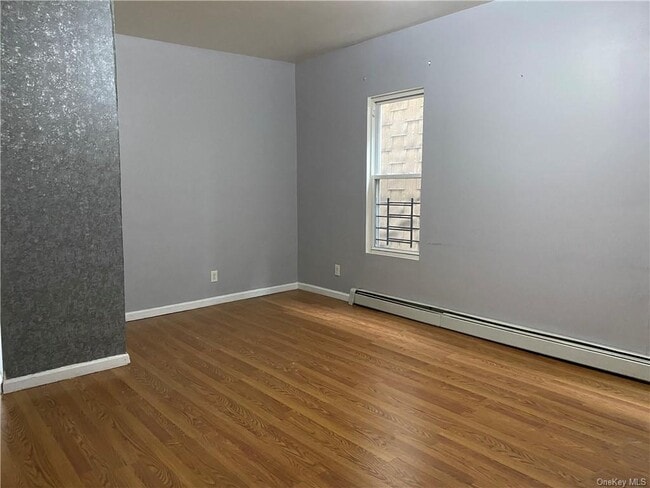 Building Photo - 1470 St Lawrence Ave