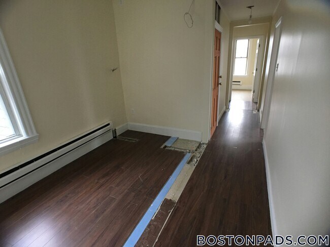 Foto del edificio - 739 Parker St