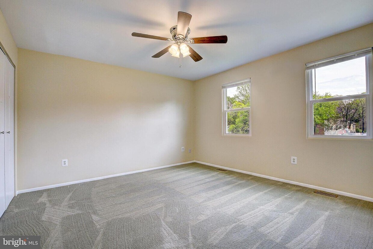 Primary Photo - 831 Calvert Towne Dr