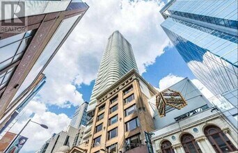 Building Photo - 197 Yonge St